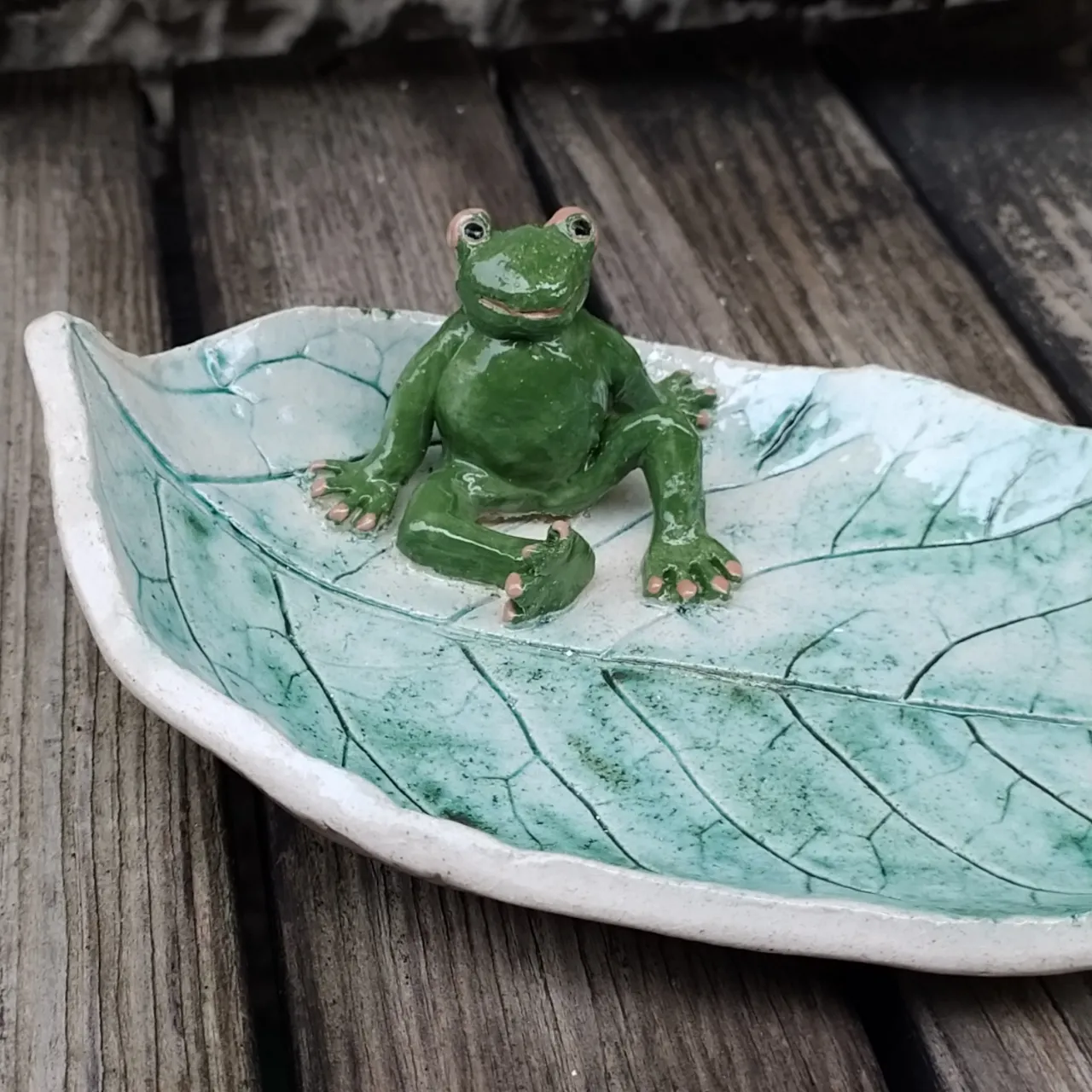 céramique coupelle feuille grenouille